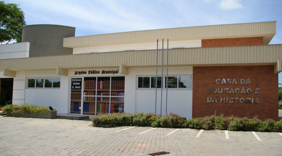 Fachada do Arquivo Público Municipal Professor Gelindo Sebastião Buzzi